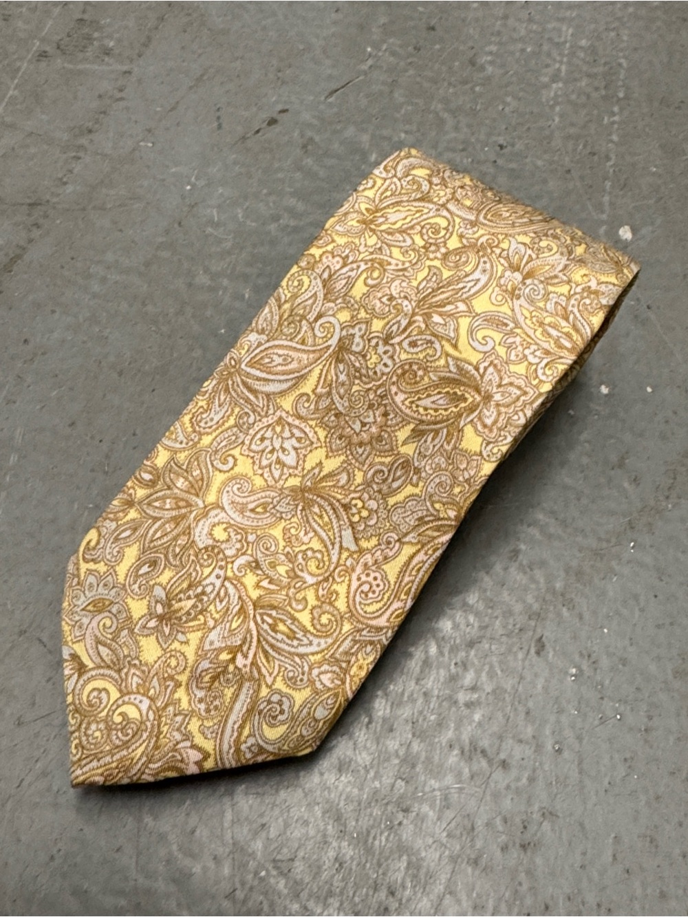 Vintage NWT Guy Laroche Yellow and Gold Paisley Silk Tie
